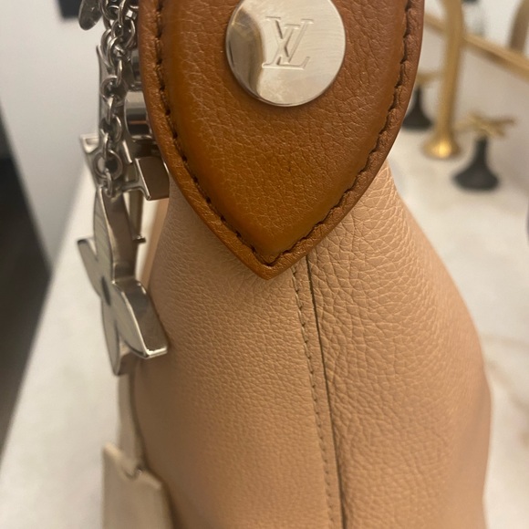 COPY - Louis Vuitton Lockme Bag - Picture 8 of 10